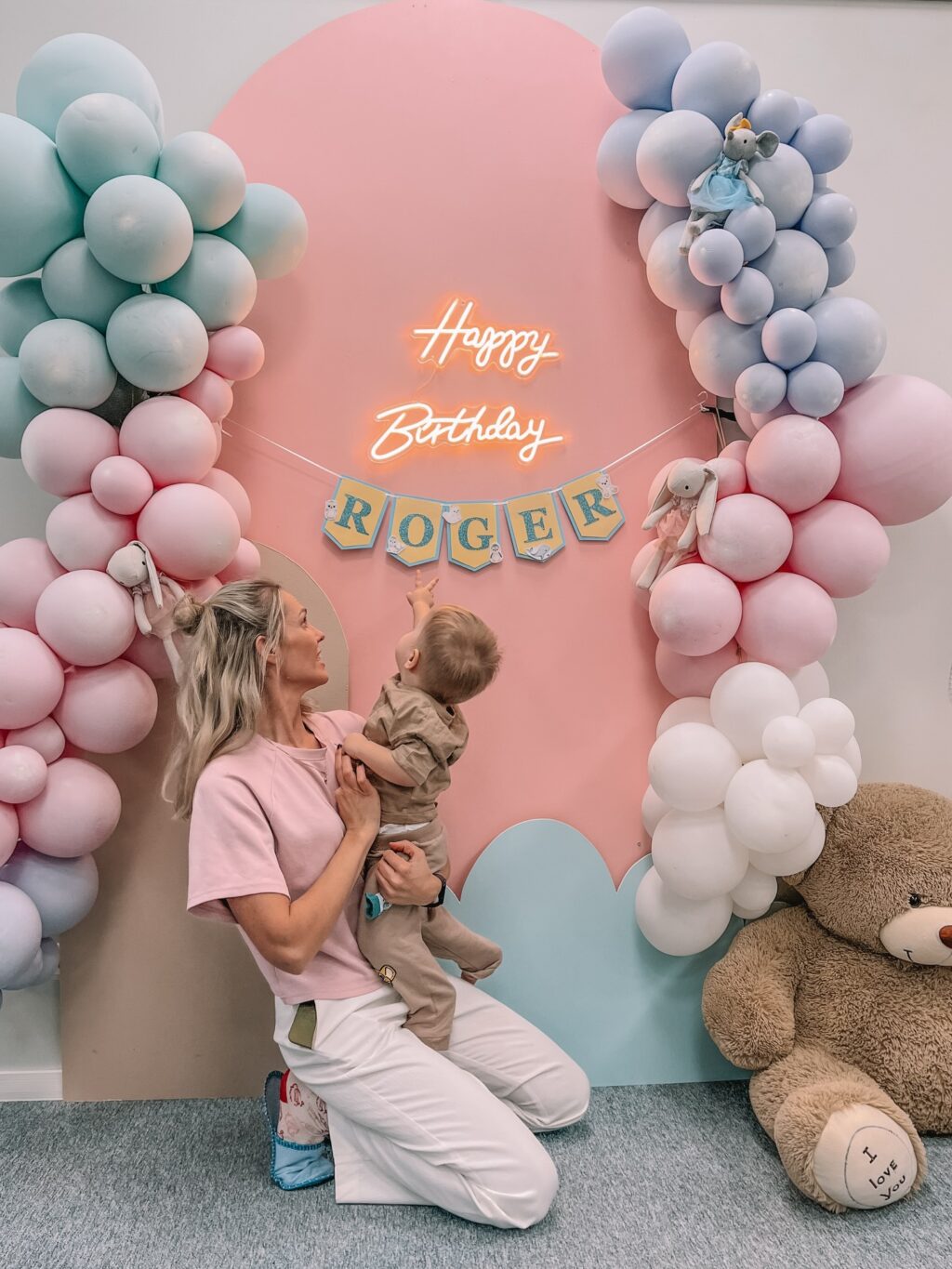 Instagram post from kukumangumaa. This post is in position 0.